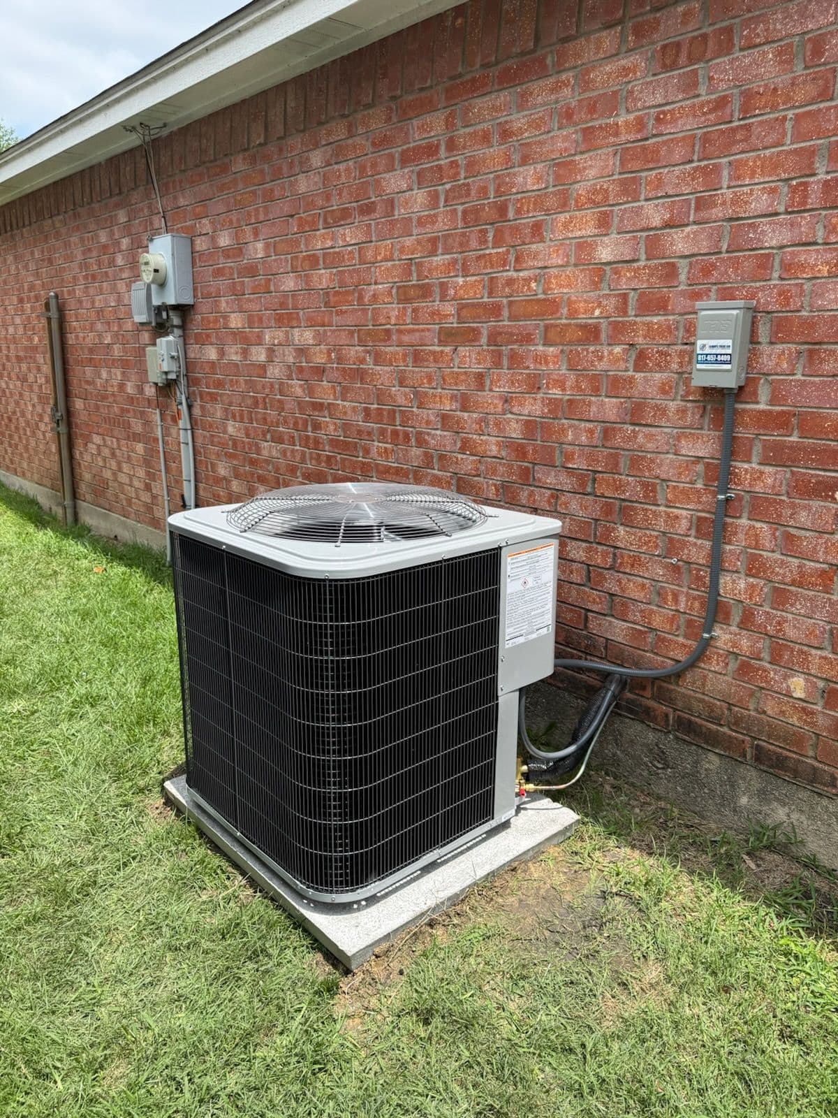 Efficient 18 SEER2 Heat Pump Installation in Fort Worth image